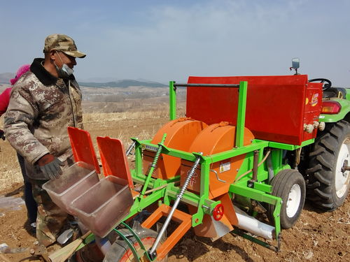 金厂沟梁镇春耕开犁，谷物种植迎首战